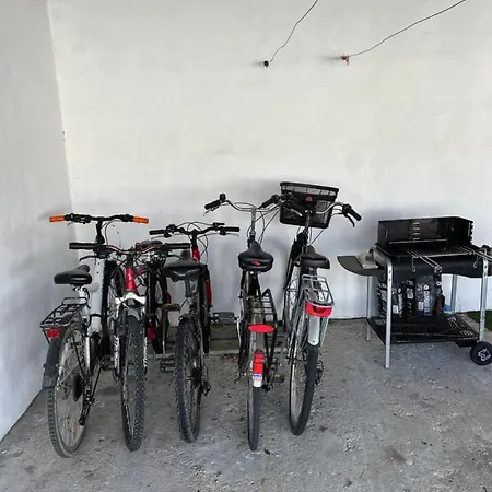 Casa de Férias Petite Maison Au Calme, Dans Impasse L'Epine (Vendee)