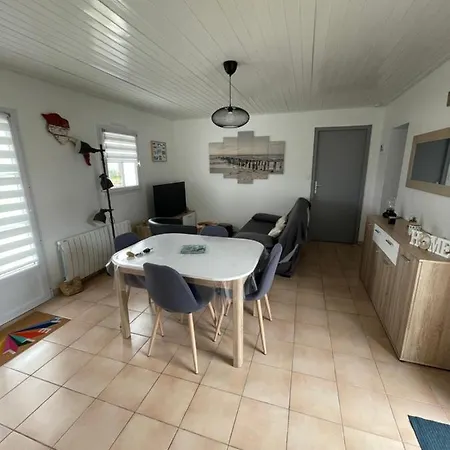 Petite Maison Au Calme, Dans Impasse Ferienhaus *