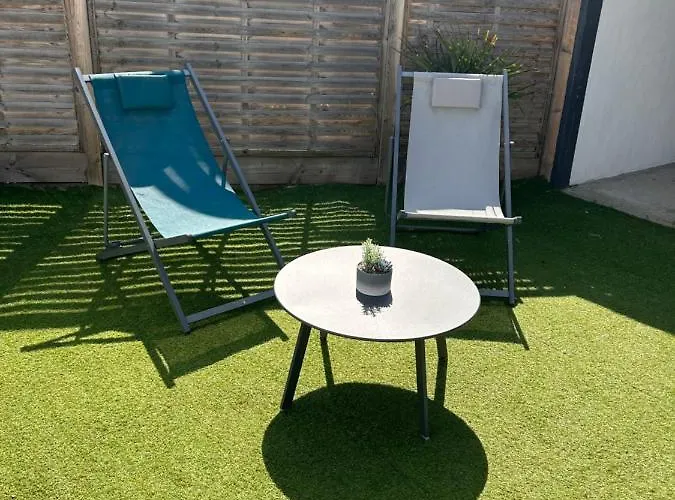 펜션 Petite Maison Au Calme, Dans Impasse *